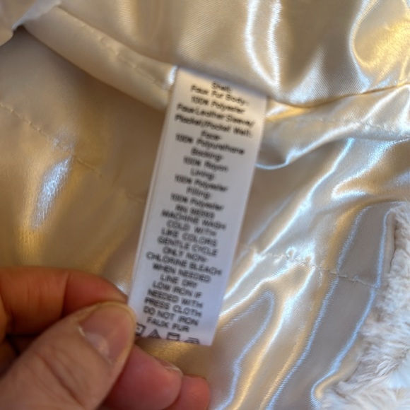 Dennis Basso faux fur with faux leather detachable sleeves. Creamy white. - Picture 12 of 15